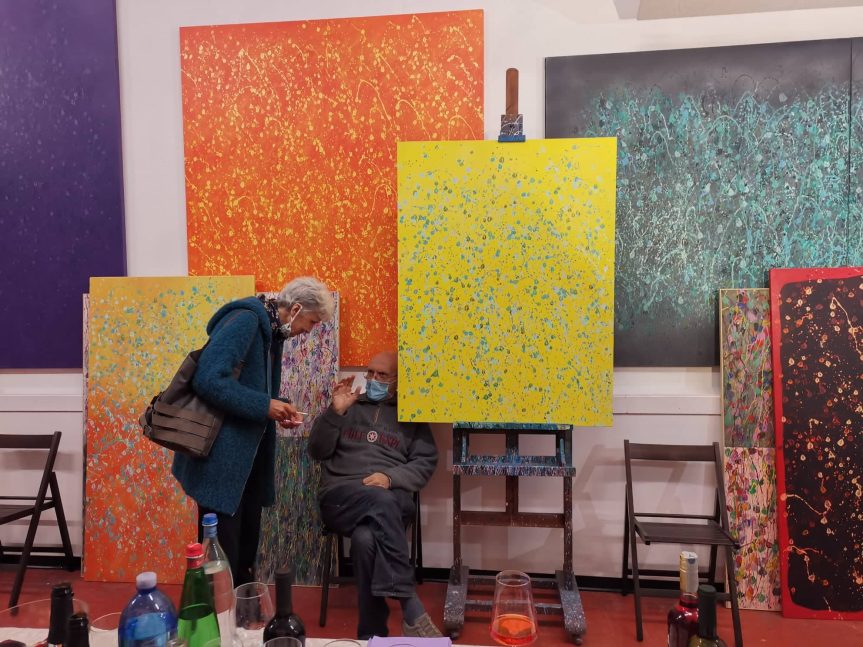 NOTTOLA fotografa me e LUCIANA alla mostra di pittura di DORIAM BATTAGLIA, 3 ottobre&nbsp;2020